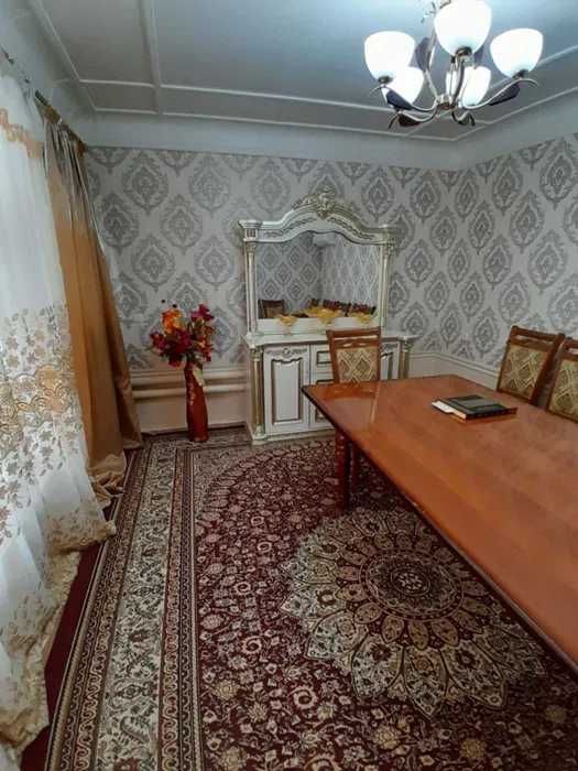 Xovli Sotiladi shaxarni qoq markazidan Fayzli xonadon srochna!!