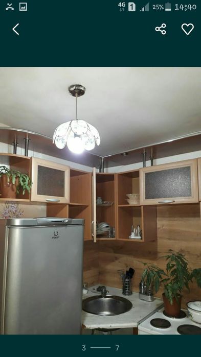 Есть нагреватель воды.