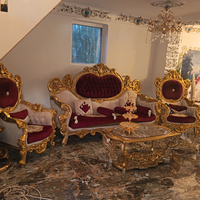 Vând set canapele baroc