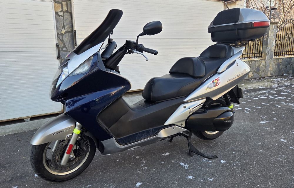 Honda Silver Wing 600cm, ABS, injectie, 20000km, + benelii de 150