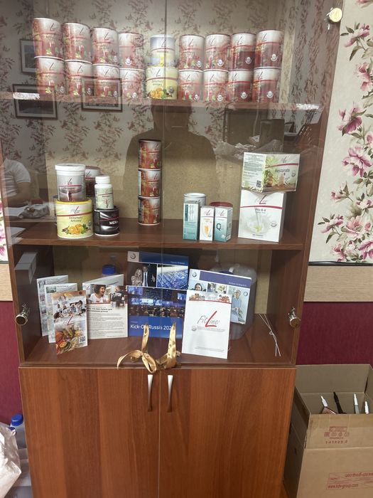 Продам шкаф офисный  со стеклом