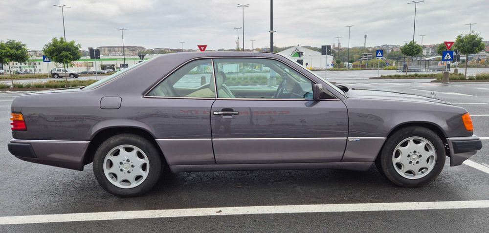 Mercedes-Benz W124 320CE Coupé