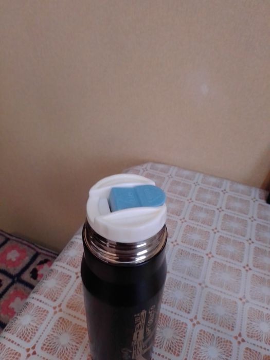 Термос с логотипом.