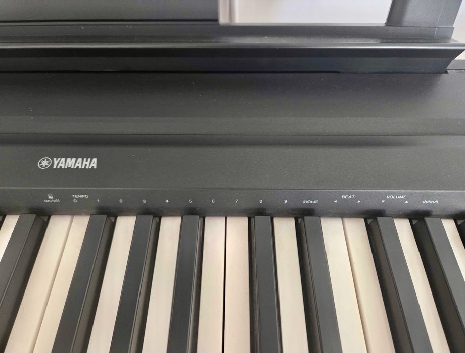 Orga Yamaha 8 octave cu stativ si pedala incluse