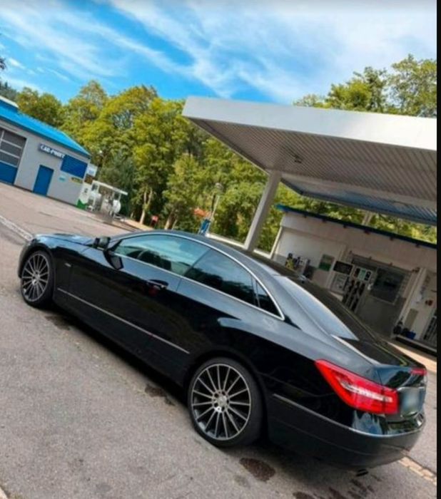 Mercedes-Benz 200
