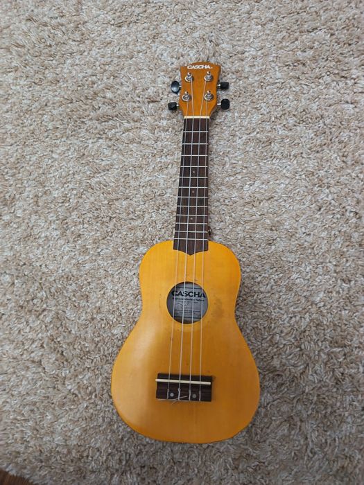 Укулеле гитара..