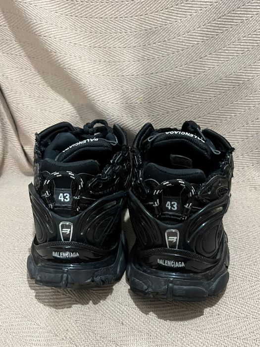 Продам кроссовки Balenciaga Runner