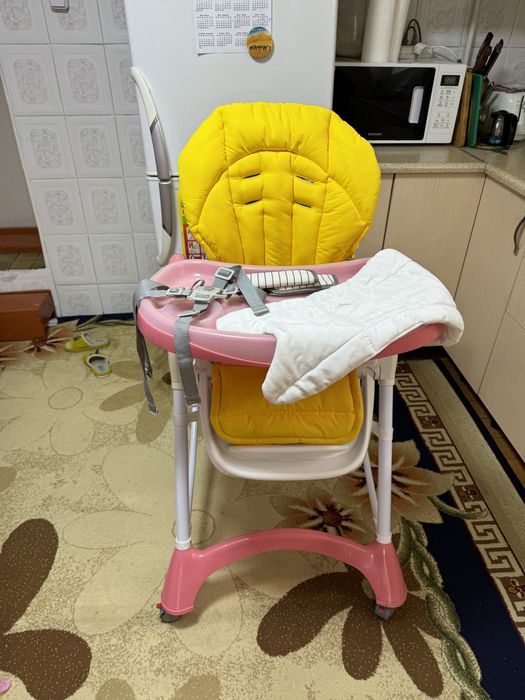 Продам детский стульчик для кормления Skillmax