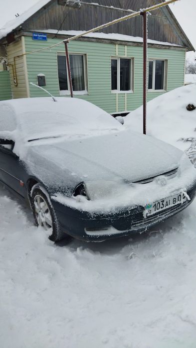 Продам машину TOYOTA AVENSIS