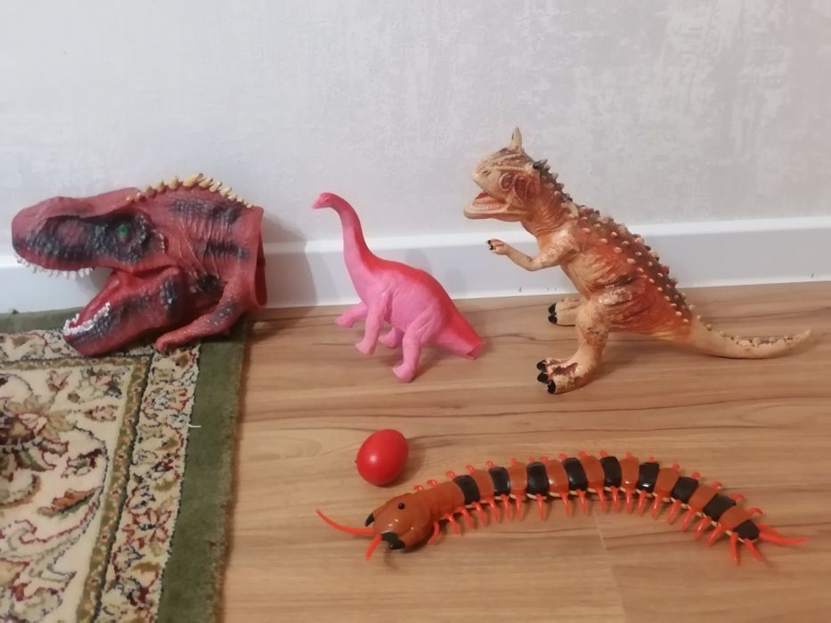 Игрушки разные в хорошем состоянии