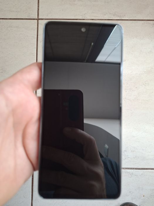 Продавам Samsung  A53.Подарък протектор,слушалки,калъф.НОВ