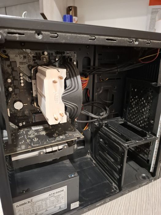 Компютър с ryzen 5
