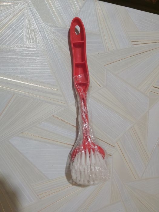Щетка хозяйственная