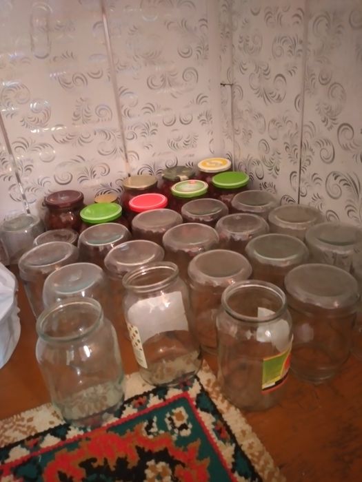 1 литров  шиша  банкалар  сотилади 1800 сум