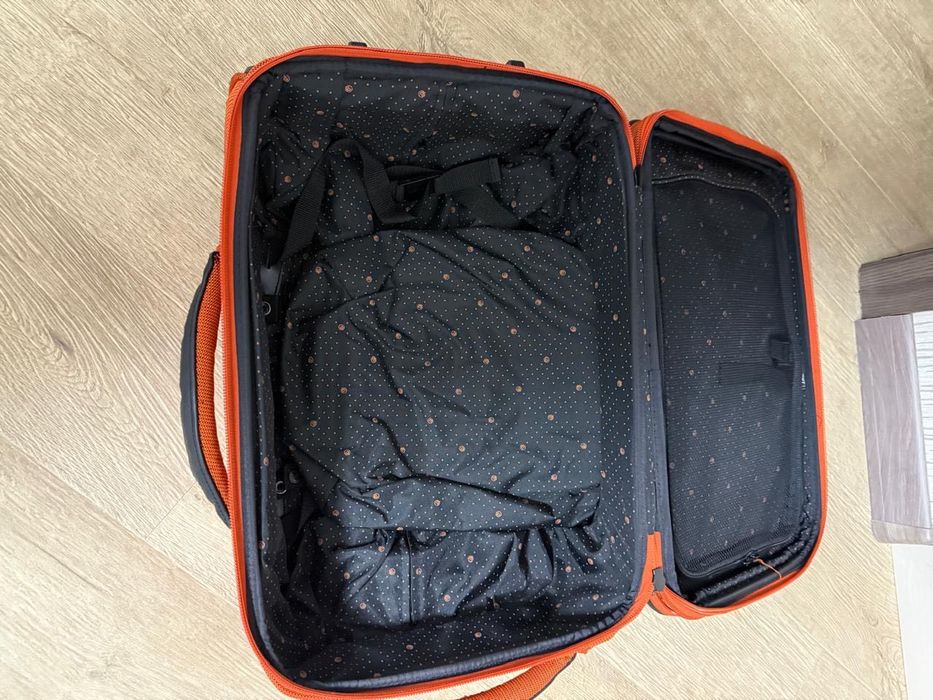 Чемоданы на колесиках