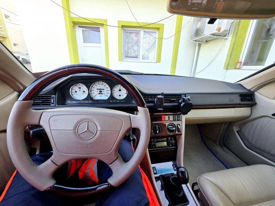 Vând Mercedes w124 cabrio facelift Atestat retro