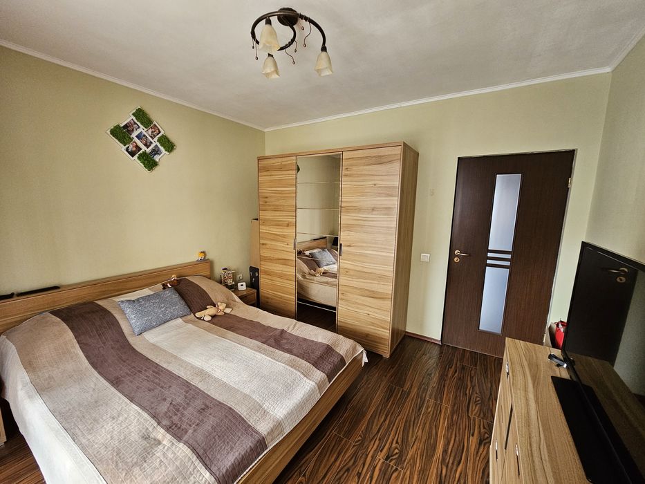 Pers Fizica inchiriez  ap 4 camere Buna Ziua