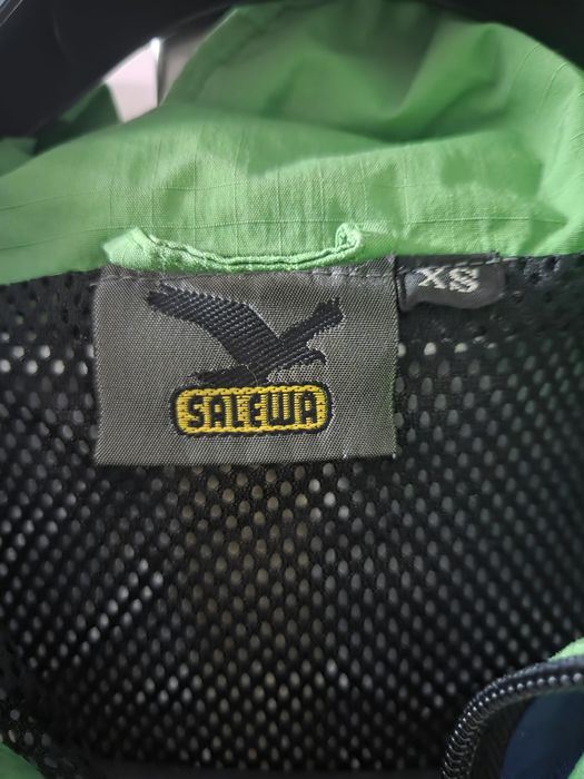 Salewa gore tex.Дамско яко