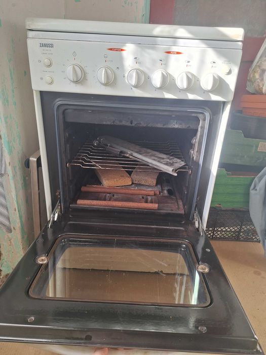 Aragaz Zanussi, cu inaltator