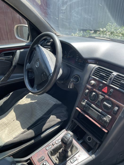 Mercedes-benz w210 E270