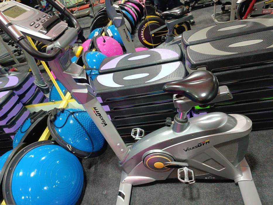 Домашний велотренажёр VolksGym с дисплеем
Велотренажёр для дома и зала