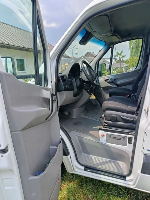 Mercedes Sprinter 314 automat, 8 europaleți, lift, punte dublă, climă, 1+1 locuri
