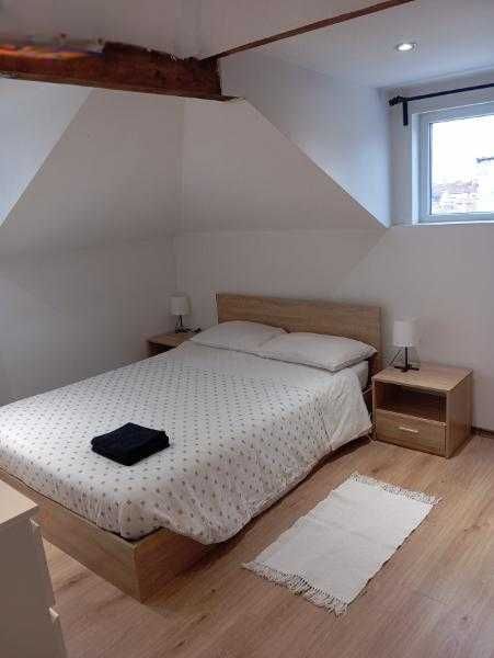 Дава се под наем Тристаен апартамент в София, Център - 60 кв.м за 897.6 € - Снимка #2