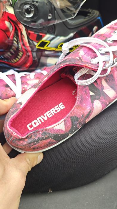 Чисто нови кецове Converse
