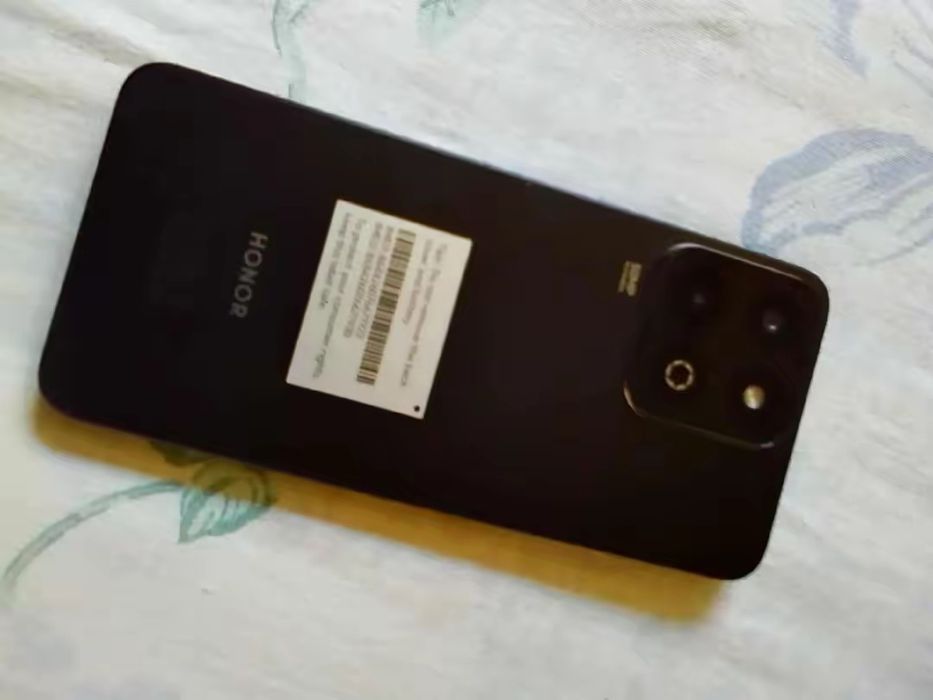 Продавам телефон NOHOR 200