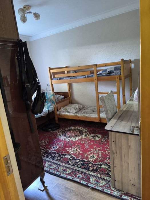 Чиланзар-9. 4/1/4. 2х6 балкон, 77 серия Кирпичный срочно