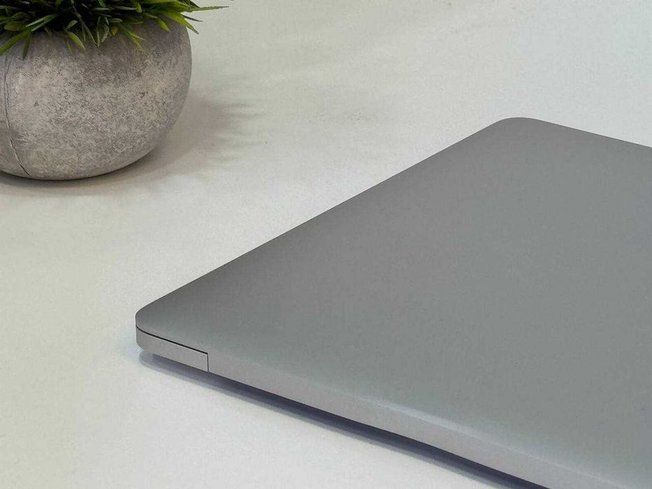 б/у MacBook Pro 13-inch Quad Core i7 / 16Gb / 512Gb Silver