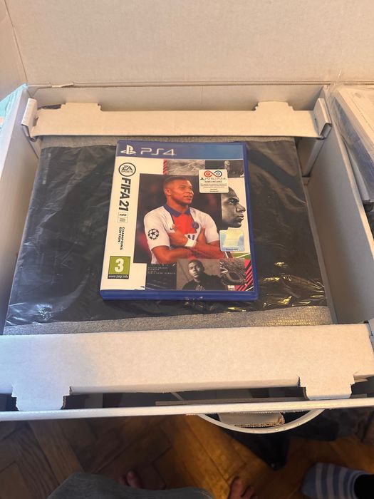 PlayStation 4 original – CUH-1004A – NOU, SIGILAT + FIFA 21