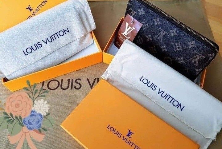 Portofele piele naturală Louis Vuitton, cutie, saculet, etichetă