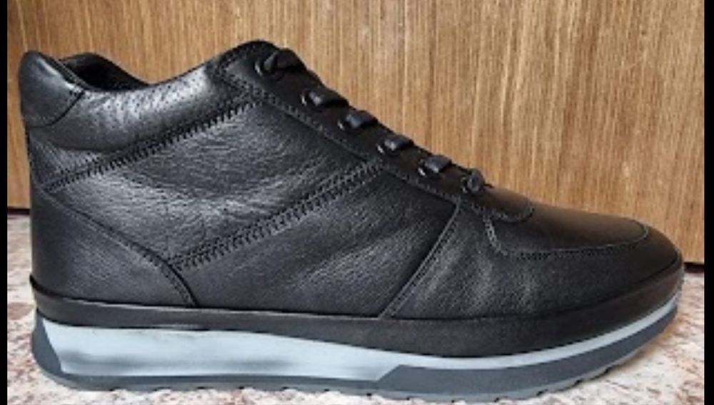 Кроссовки зимние