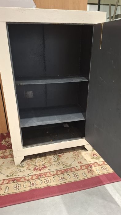 Сейф металлический