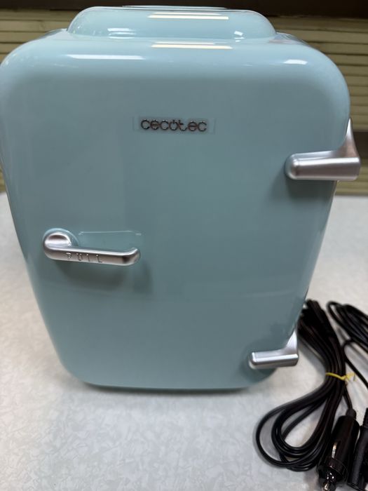 Преносим мини хладилник Cecotec