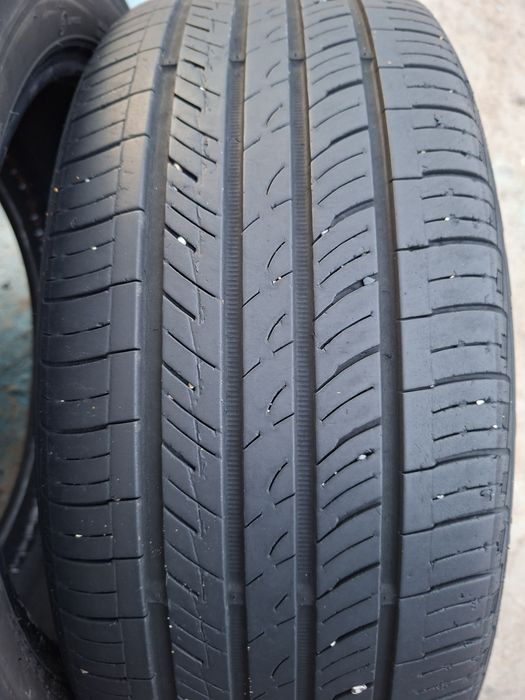 Продам шины 215/55/17 нексен