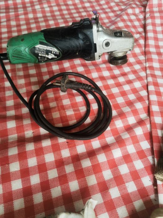 Polizor Hitachi 1300 w