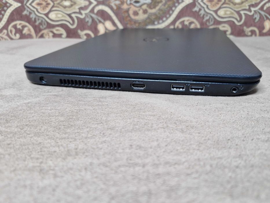 DELL. Батарею держит 2 часа