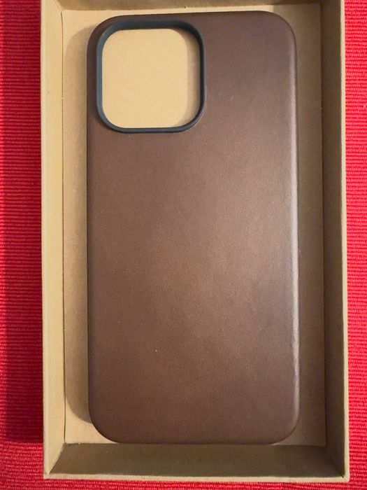 Vând 4 huse ca noi pentru Iphone 15 Pro Max