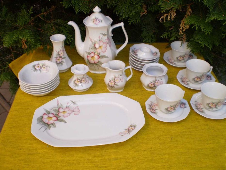 Set de mic dejun pentru terasa din gradina