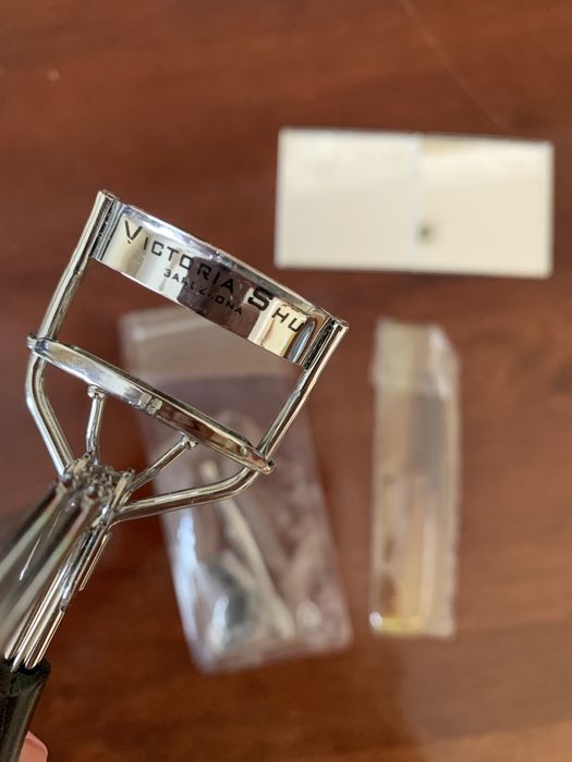 Пинцет, зеркало, завивка для ресниц