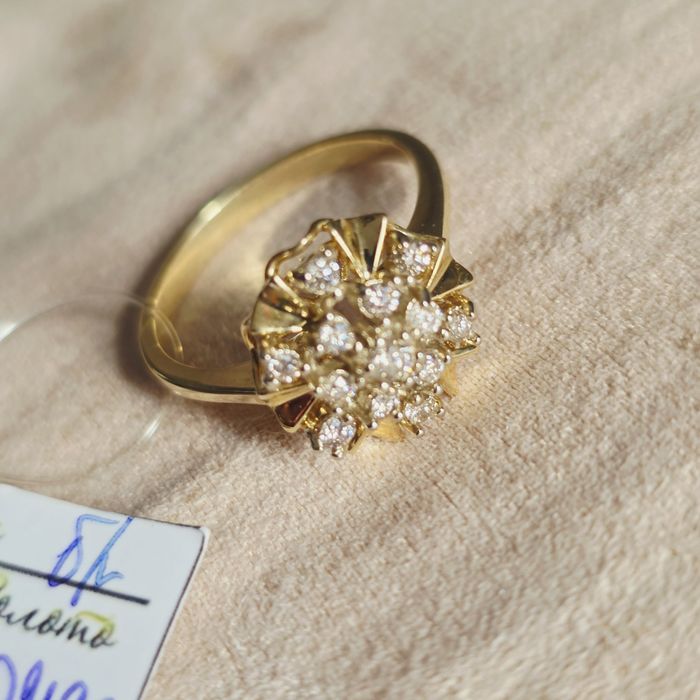 Шикарное кольцо с бриллиантами,Россия