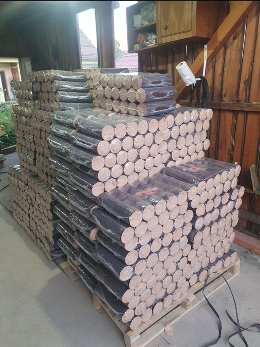 Lemn de fag paletizat și brichete livrare la domiciliu