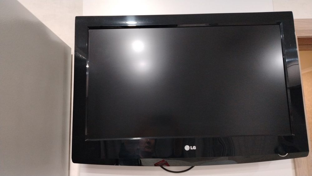 32" Телевизор LG 32LG2000