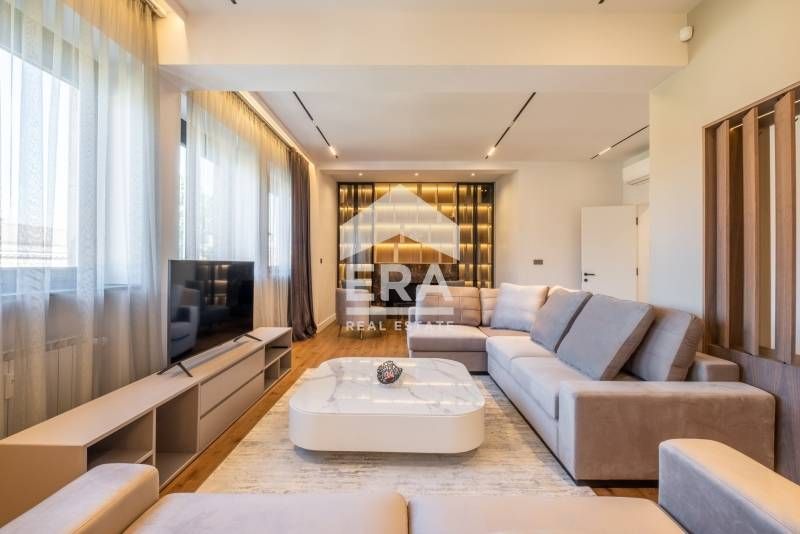 Първокласен апартамент под наем до пл. Народно събрание