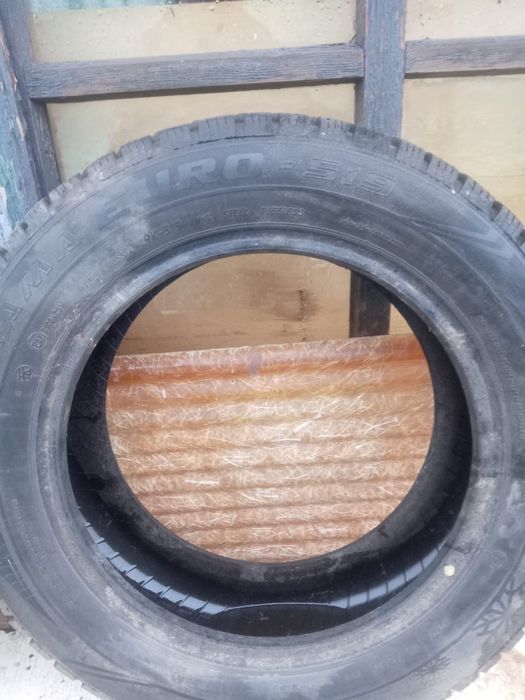 Продам зимние шипованный балоны