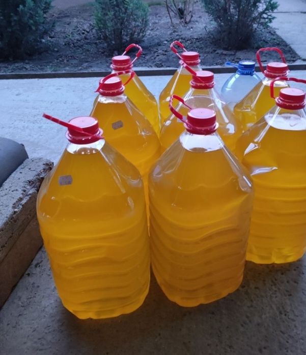 Ulei de floarea soarelui presat la rece