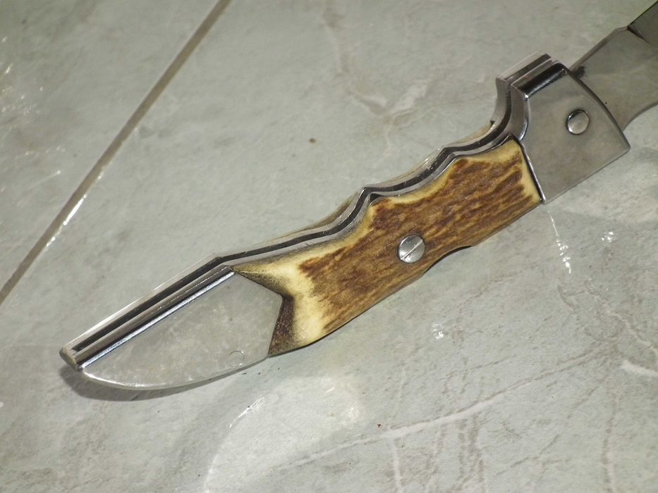 Briceag maghiar masiv unicat handmade cu plásele din corn mester anonim NOS