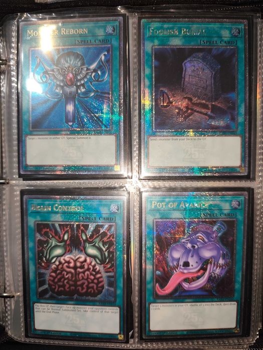 Предлагам yu gi oh карти